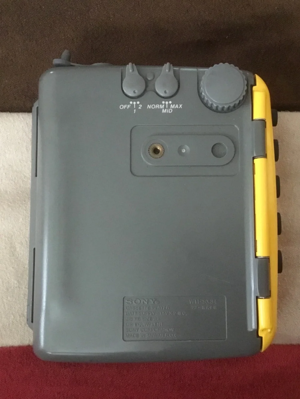 Sony Sports Walkman WM-SX34 Portable Cassette Player Yellow Auto Reverse-WORKING